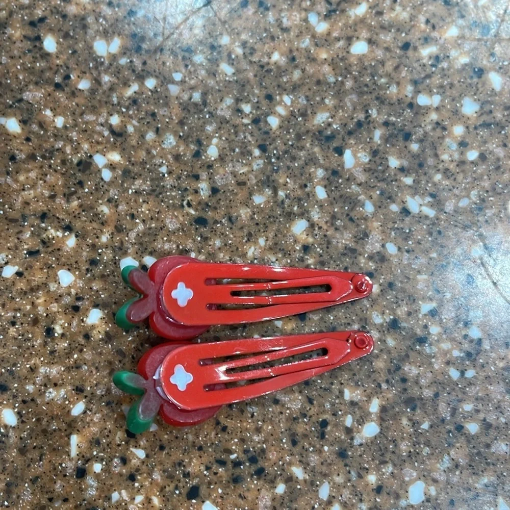 Set of two Cherri hair barrettes